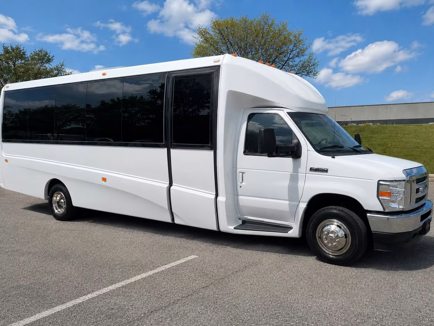 minibus rentals for paterson school groups heading to newark and jersey city museums